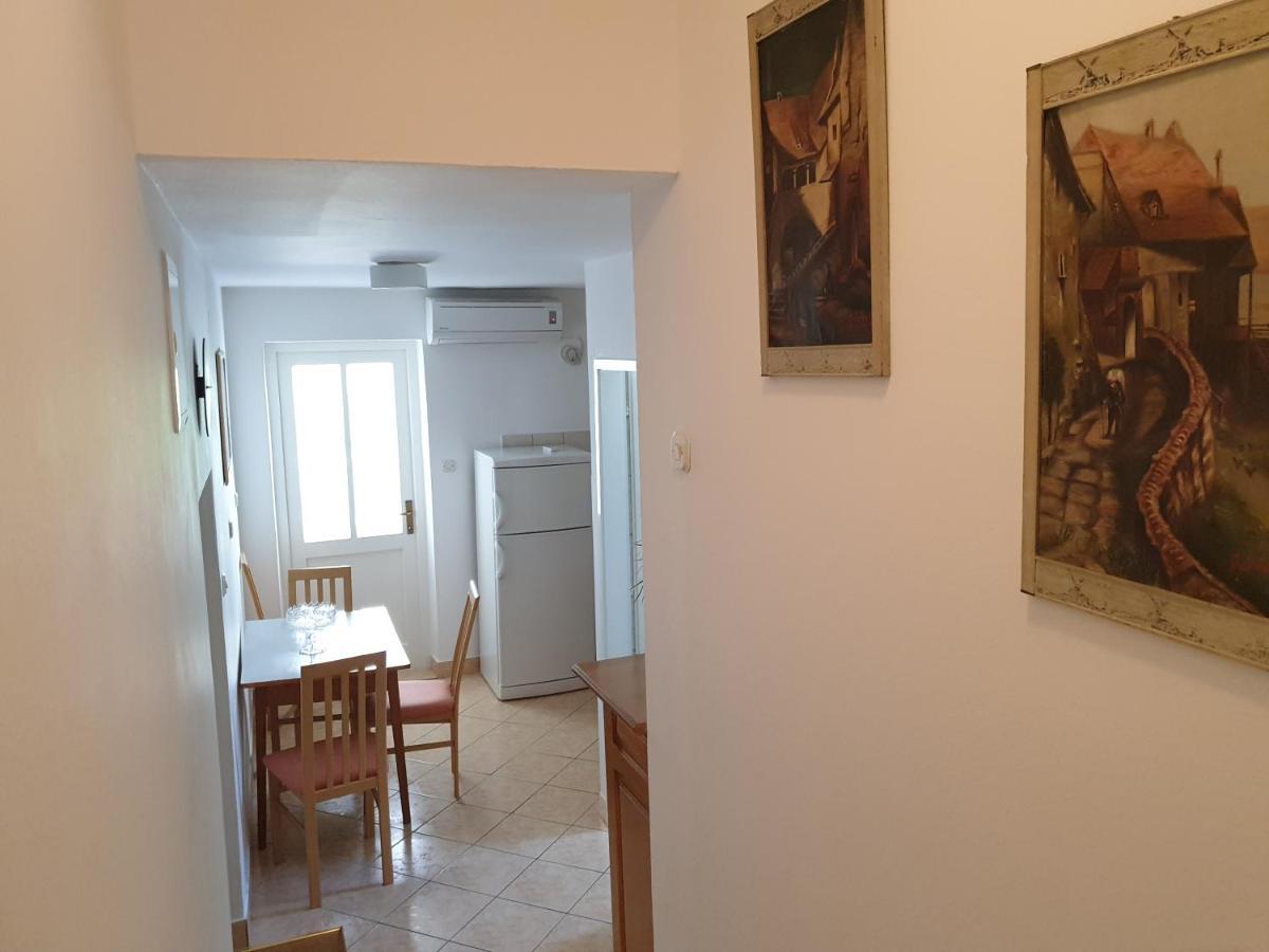 Apartmani I Sobe Jusic ラブ エクステリア 写真