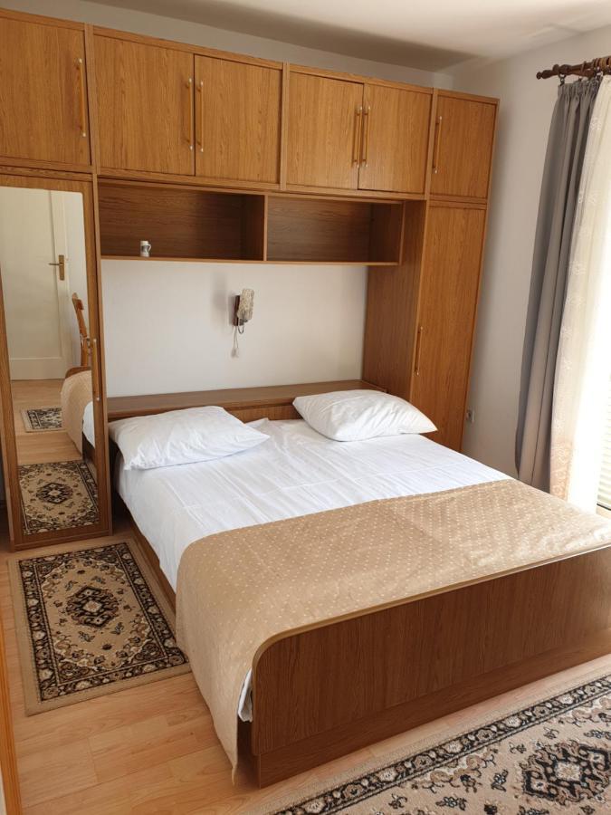 Apartmani I Sobe Jusic ラブ エクステリア 写真