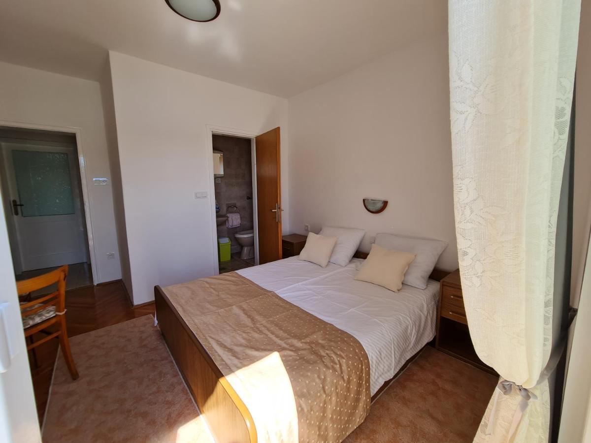 Apartmani I Sobe Jusic ラブ エクステリア 写真